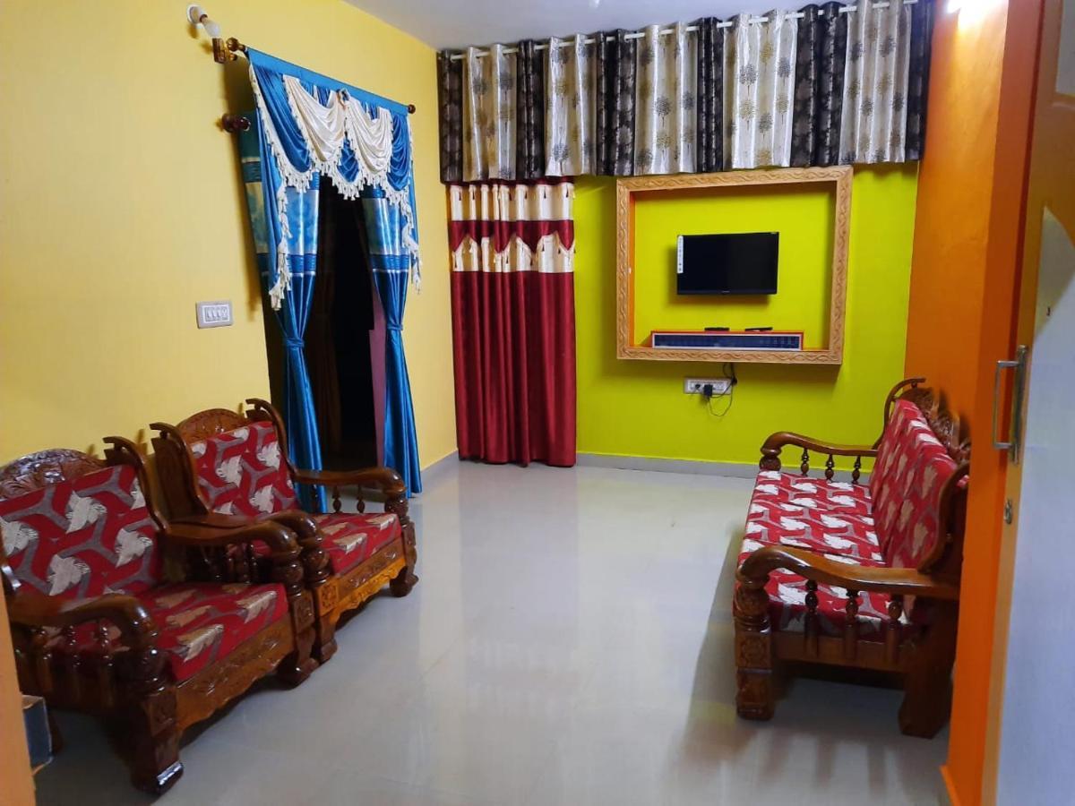 Green Land Estate Homestay 5 Rooms With Garden View 마디케리 외부 사진