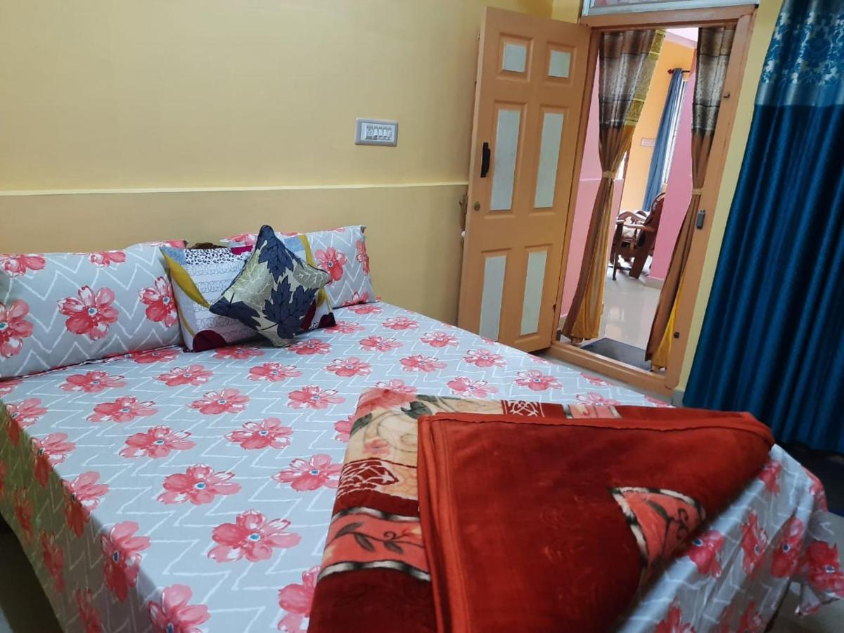 Green Land Estate Homestay 5 Rooms With Garden View 마디케리 외부 사진