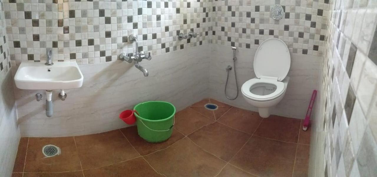 Green Land Estate Homestay 5 Rooms With Garden View 마디케리 외부 사진